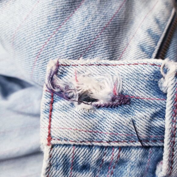 Vtg 80s Levis Distressed RED Pinstripe Stone Wash Made In USA Jeans 28x31 Womens - Picture 15 of 16